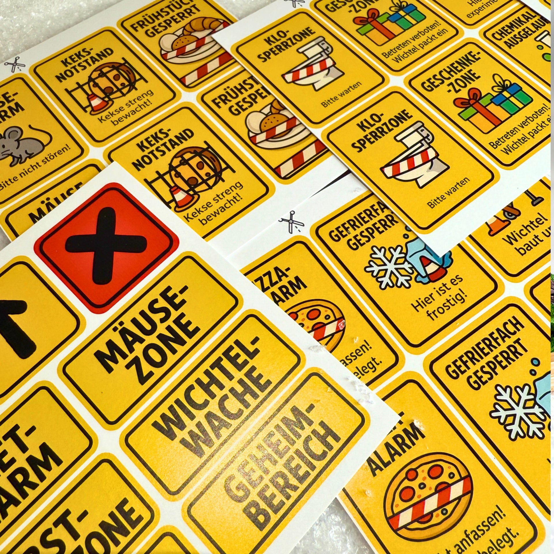 Baustellen-Zubehör für Wichtel – Absperrung für Streiche & Umbauarbeiten - wichtelfreund